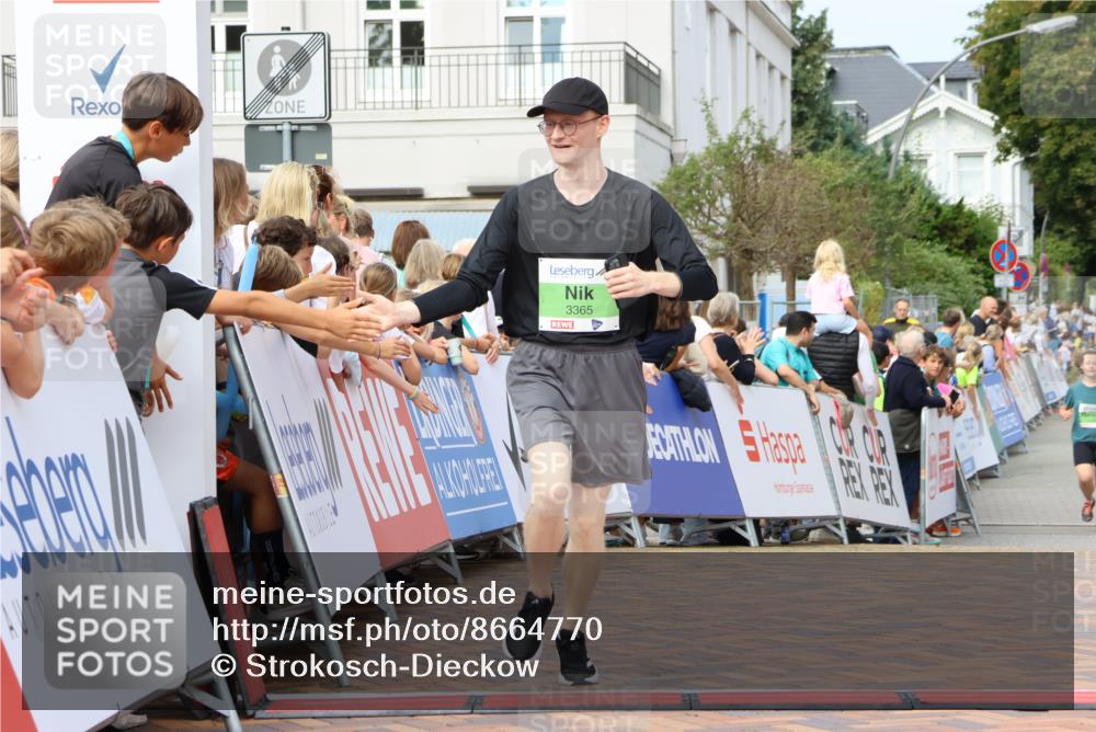 31.08.2025 - 21. Blankeneser Heldenlauf Strokosch-Dieckow http://msf.ph/oto/8664770 31.08.2025 11:00:27 Ziel 3365, 3713 meine-sportfotos.de