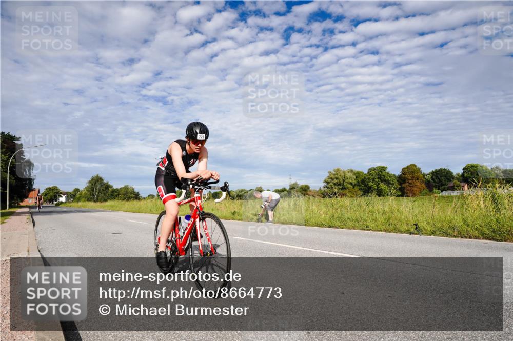 31.08.2025 - Elbe Triathlon Hamburg Michael Burmester http://msf.ph/oto/8664773 31.08.2025 09:58:10 Radfahren 779, 833, 877 meine-sportfotos.de