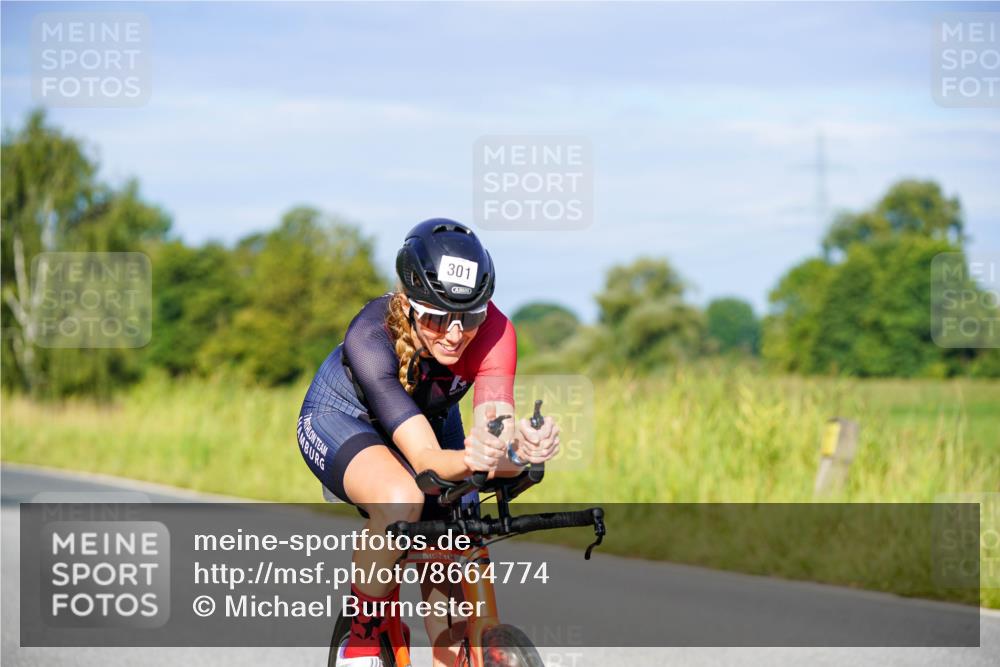 31.08.2025 - Elbe Triathlon Hamburg Michael Burmester http://msf.ph/oto/8664774 31.08.2025 09:26:04 Radfahren 301 meine-sportfotos.de