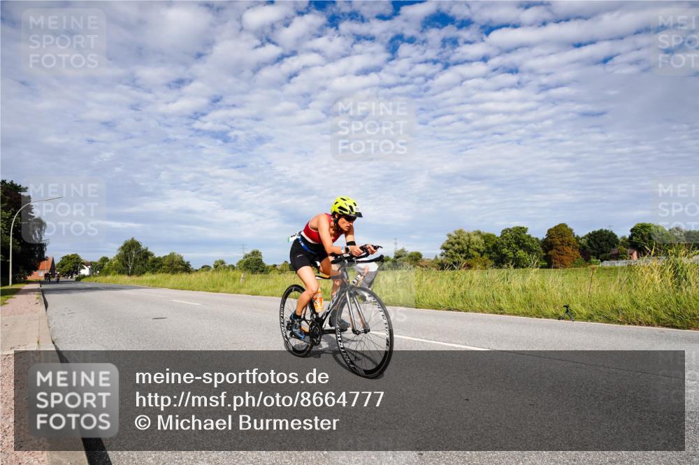31.08.2025 - Elbe Triathlon Hamburg Michael Burmester http://msf.ph/oto/8664777 31.08.2025 09:58:17 Radfahren 833, 837, 866, 877 meine-sportfotos.de