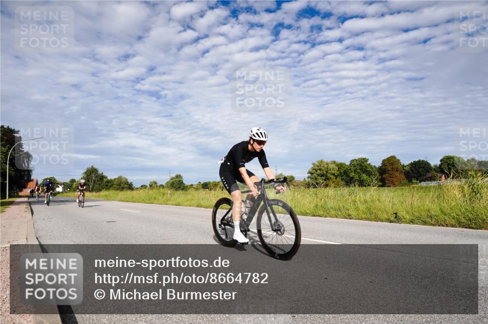 31.08.2025 - Elbe Triathlon Hamburg Michael Burmester http://msf.ph/oto/8664782 31.08.2025 09:58:25 Radfahren 519, 623, 709, 837, 866, 913 meine-sportfotos.de