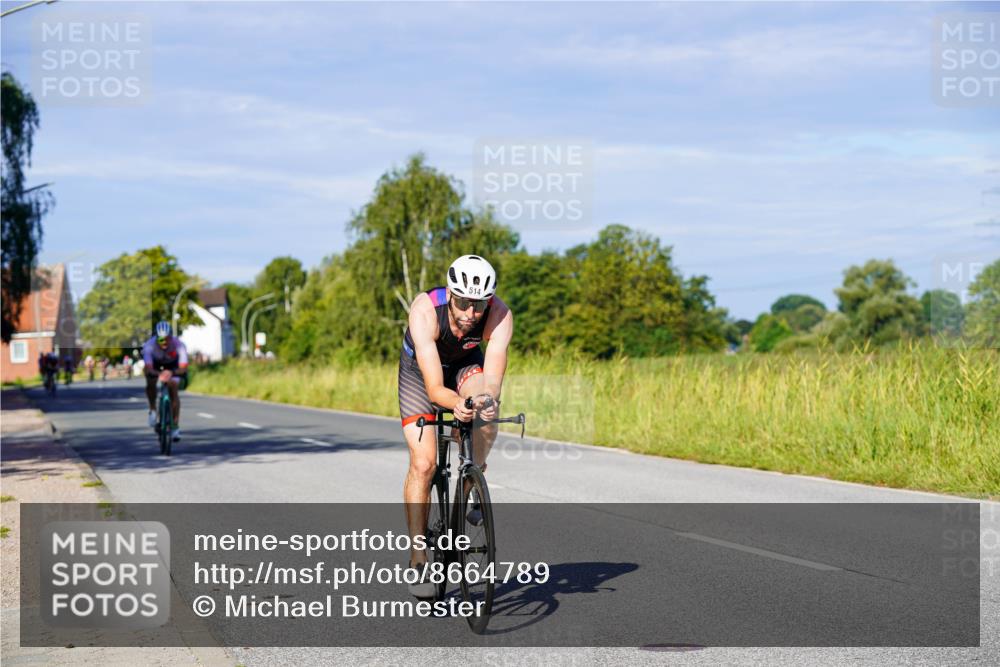 31.08.2025 - Elbe Triathlon Hamburg Michael Burmester http://msf.ph/oto/8664789 31.08.2025 09:26:16 Radfahren 246, 376, 451, 514 meine-sportfotos.de