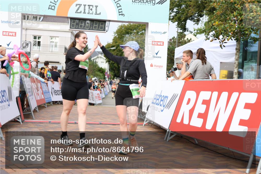 31.08.2025 - 21. Blankeneser Heldenlauf Strokosch-Dieckow http://msf.ph/oto/8664796 31.08.2025 11:19:07 Ziel 3253, 3033, 3094 meine-sportfotos.de