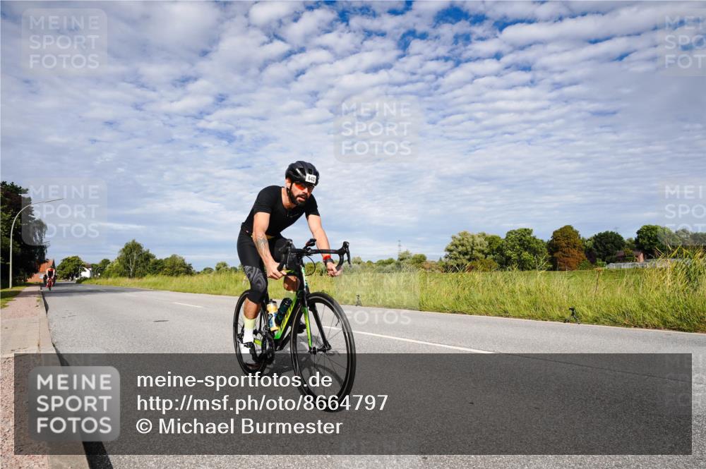 31.08.2025 - Elbe Triathlon Hamburg Michael Burmester http://msf.ph/oto/8664797 31.08.2025 09:58:38 Radfahren 406, 579, 643, 770 meine-sportfotos.de