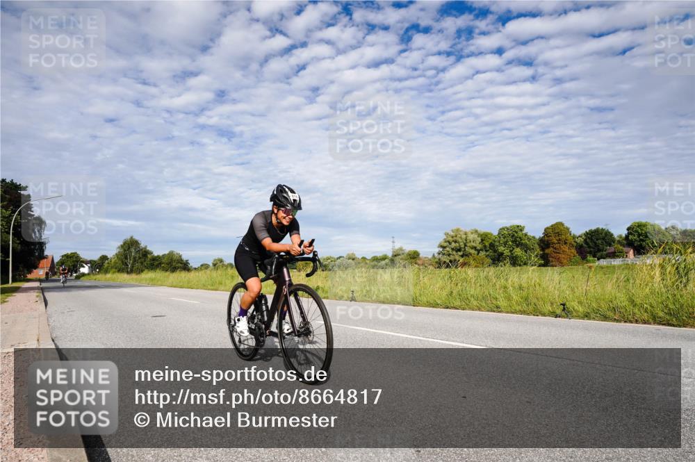 31.08.2025 - Elbe Triathlon Hamburg Michael Burmester http://msf.ph/oto/8664817 31.08.2025 09:59:03 Radfahren 664, 700, 811 meine-sportfotos.de
