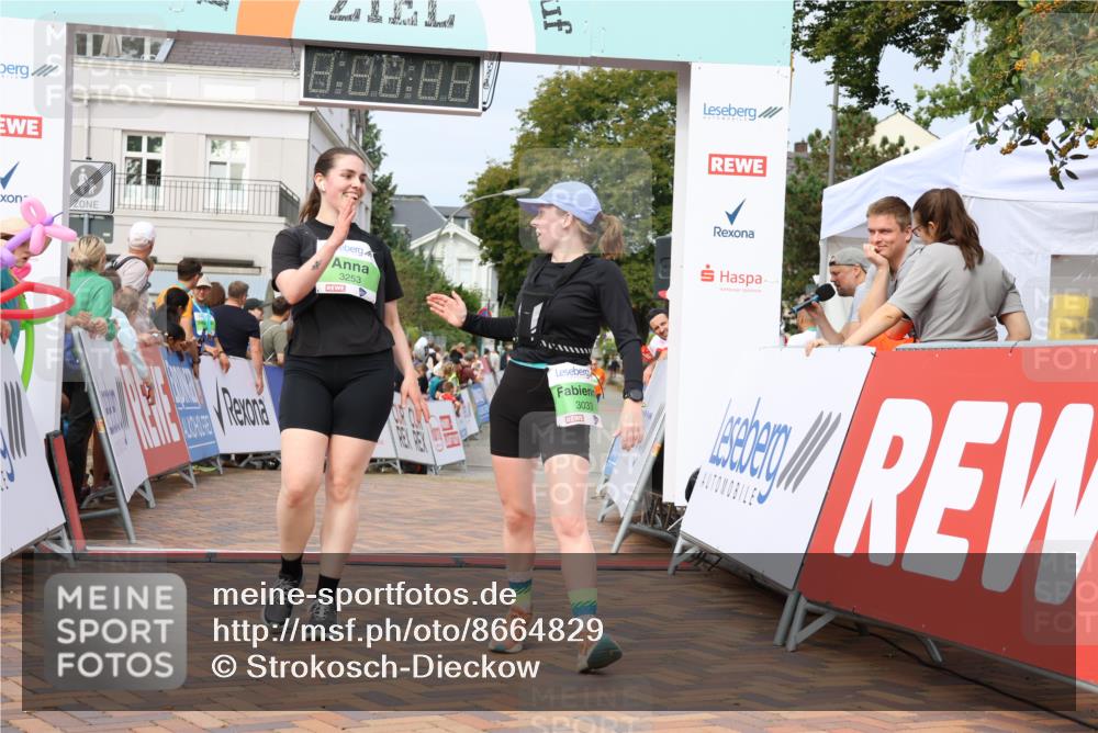 31.08.2025 - 21. Blankeneser Heldenlauf Strokosch-Dieckow http://msf.ph/oto/8664829 31.08.2025 11:19:06 Ziel 3253, 3033, 3094 meine-sportfotos.de