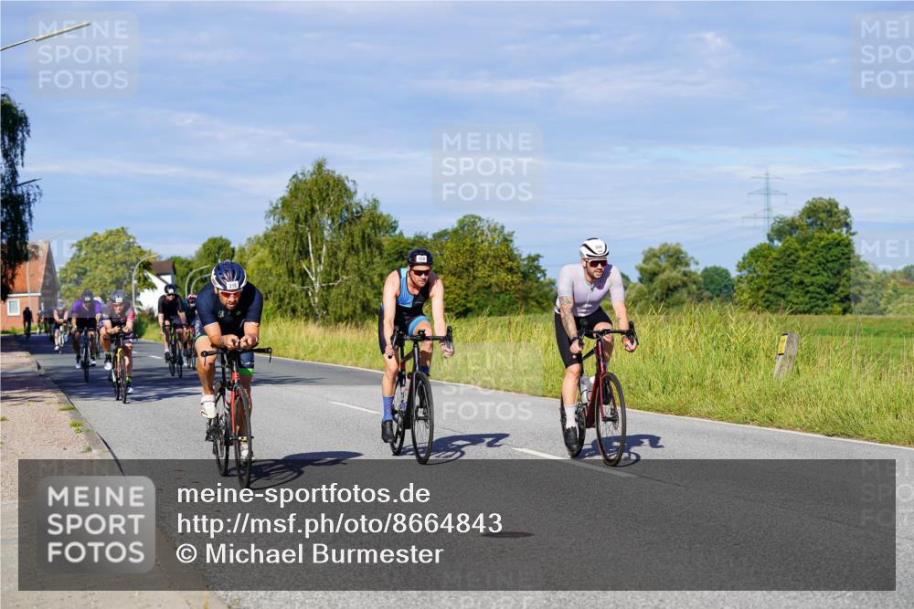 31.08.2025 - Elbe Triathlon Hamburg Michael Burmester http://msf.ph/oto/8664843 31.08.2025 09:26:34 Radfahren 248, 318, 341, 444, 445, 461, 558, 596, 650, 716, 725 meine-sportfotos.de