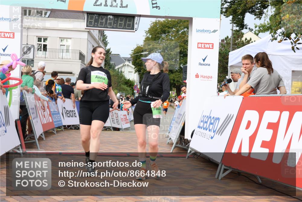 31.08.2025 - 21. Blankeneser Heldenlauf Strokosch-Dieckow http://msf.ph/oto/8664848 31.08.2025 11:19:06 Ziel 3253, 3033, 3094 meine-sportfotos.de