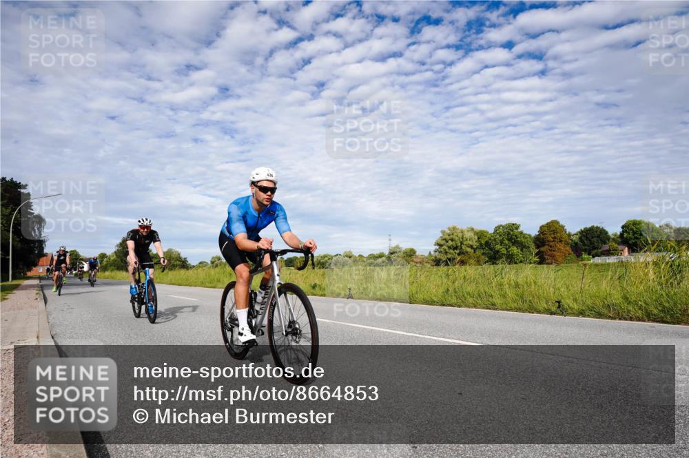 31.08.2025 - Elbe Triathlon Hamburg Michael Burmester http://msf.ph/oto/8664853 31.08.2025 09:59:38 Radfahren 438, 489, 607, 610, 617, 622, 681, 864 meine-sportfotos.de