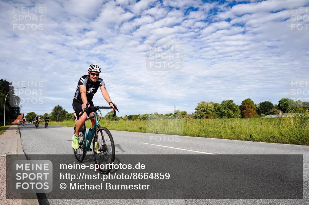 31.08.2025 - Elbe Triathlon Hamburg Michael Burmester http://msf.ph/oto/8664859 31.08.2025 09:59:39 Radfahren 438, 489, 607, 610, 617, 622, 681, 864 meine-sportfotos.de