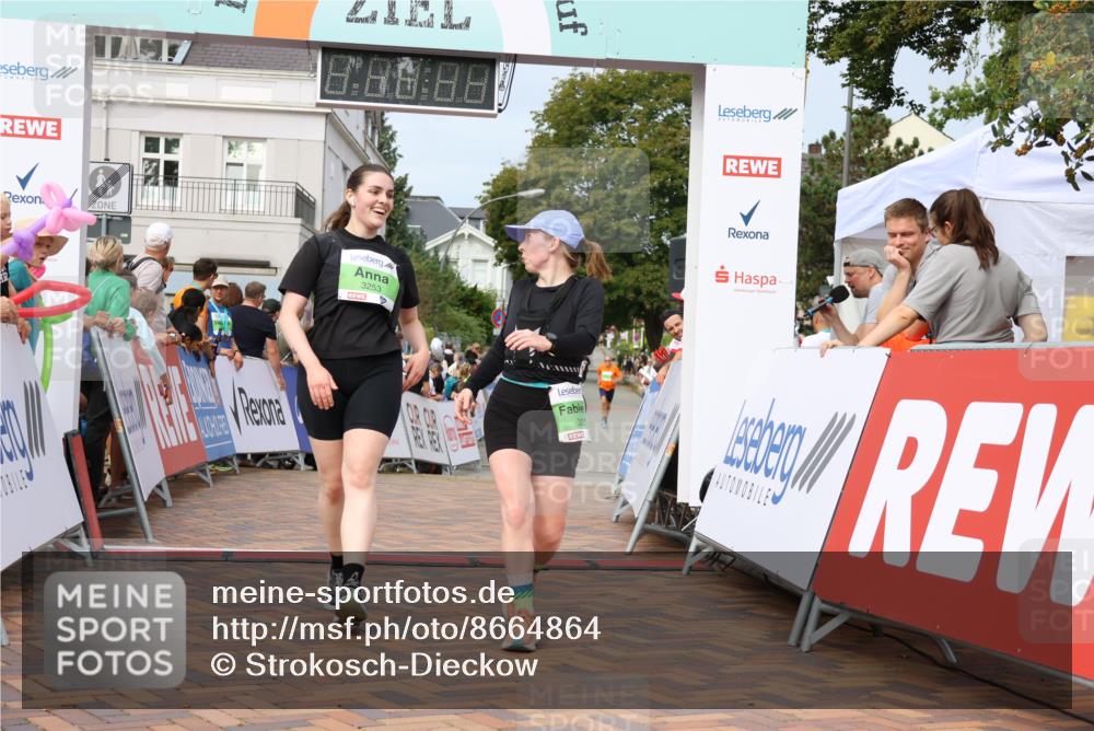 31.08.2025 - 21. Blankeneser Heldenlauf Strokosch-Dieckow http://msf.ph/oto/8664864 31.08.2025 11:19:06 Ziel 3253, 3033, 3094 meine-sportfotos.de