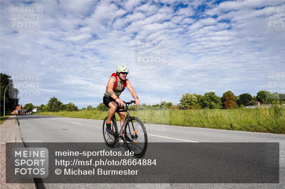 31.08.2025 - Elbe Triathlon Hamburg Michael Burmester http://msf.ph/oto/8664884 31.08.2025 10:00:05 Radfahren 409, 463, 487, 562, 566, 613 meine-sportfotos.de