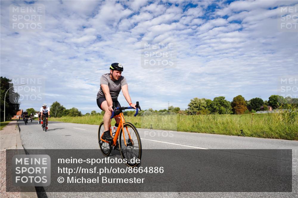 31.08.2025 - Elbe Triathlon Hamburg Michael Burmester http://msf.ph/oto/8664886 31.08.2025 10:00:09 Radfahren 409, 463, 487, 563, 566, 613 meine-sportfotos.de