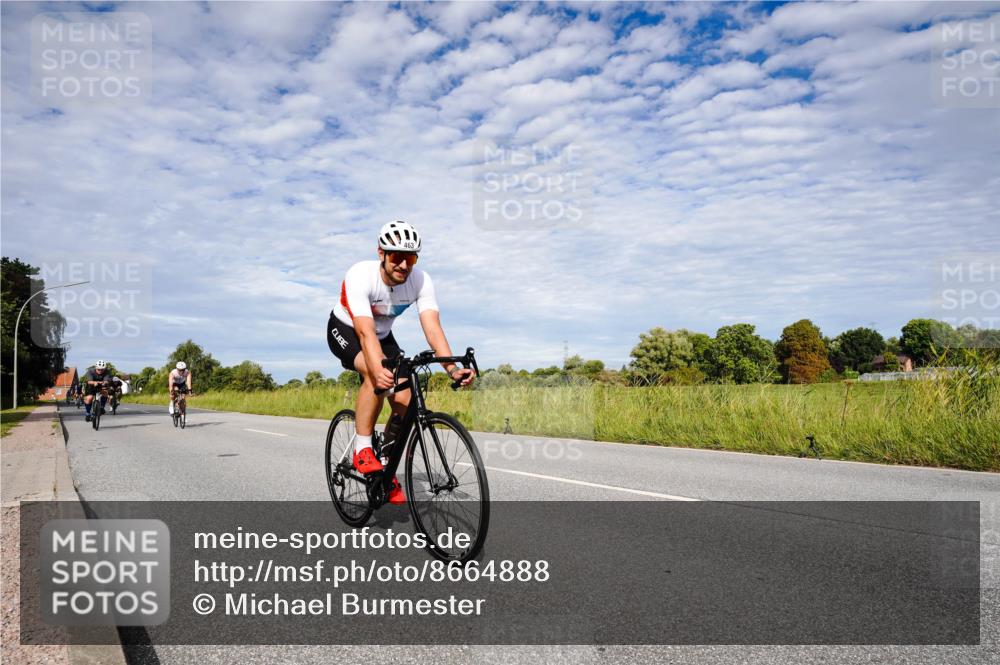31.08.2025 - Elbe Triathlon Hamburg Michael Burmester http://msf.ph/oto/8664888 31.08.2025 10:00:10 Radfahren 409, 463, 487, 563, 566, 613, 919 meine-sportfotos.de