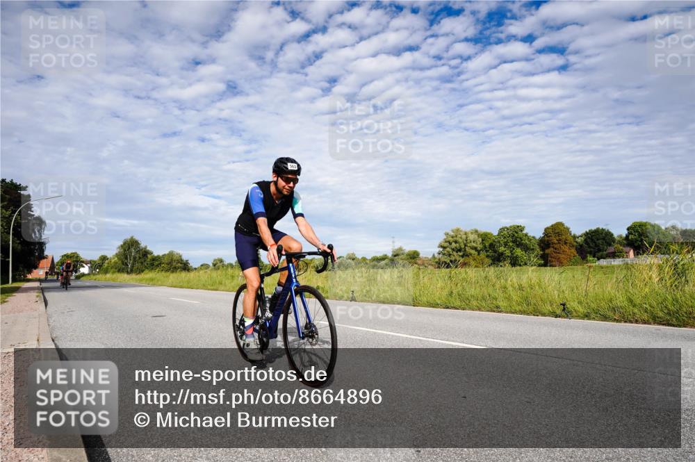 31.08.2025 - Elbe Triathlon Hamburg Michael Burmester http://msf.ph/oto/8664896 31.08.2025 10:00:15 Radfahren 487, 563, 613, 655, 729, 908, 919 meine-sportfotos.de
