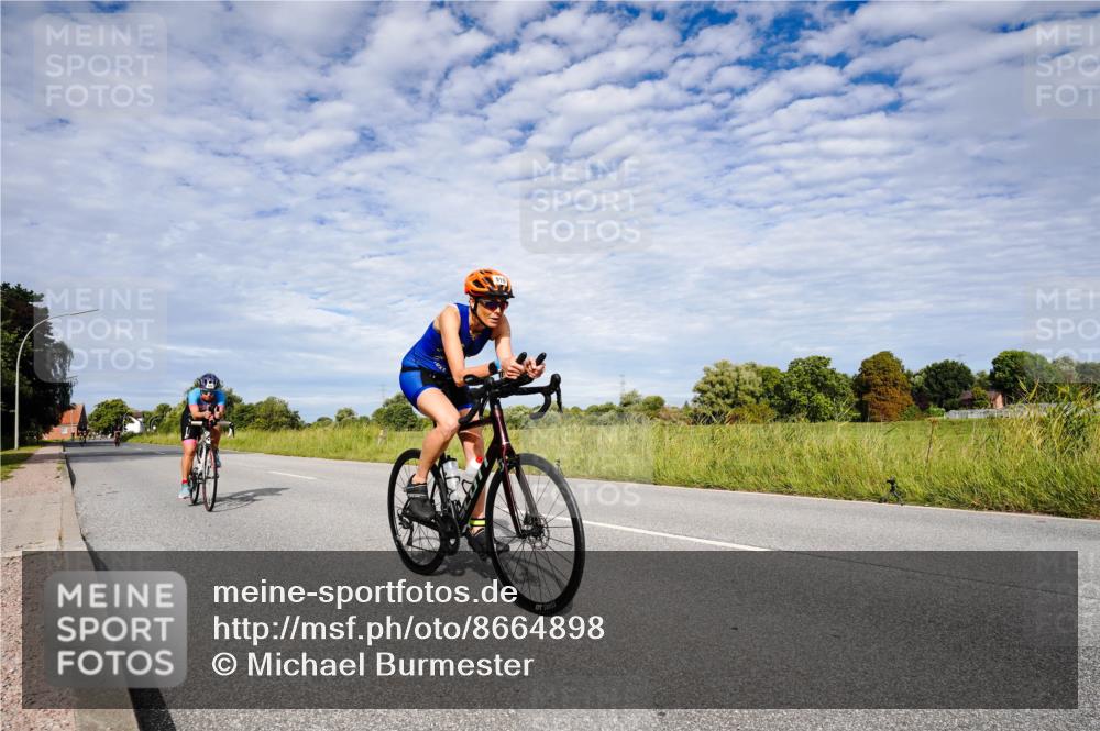 31.08.2025 - Elbe Triathlon Hamburg Michael Burmester http://msf.ph/oto/8664898 31.08.2025 10:00:18 Radfahren 563, 655, 729, 908, 919 meine-sportfotos.de
