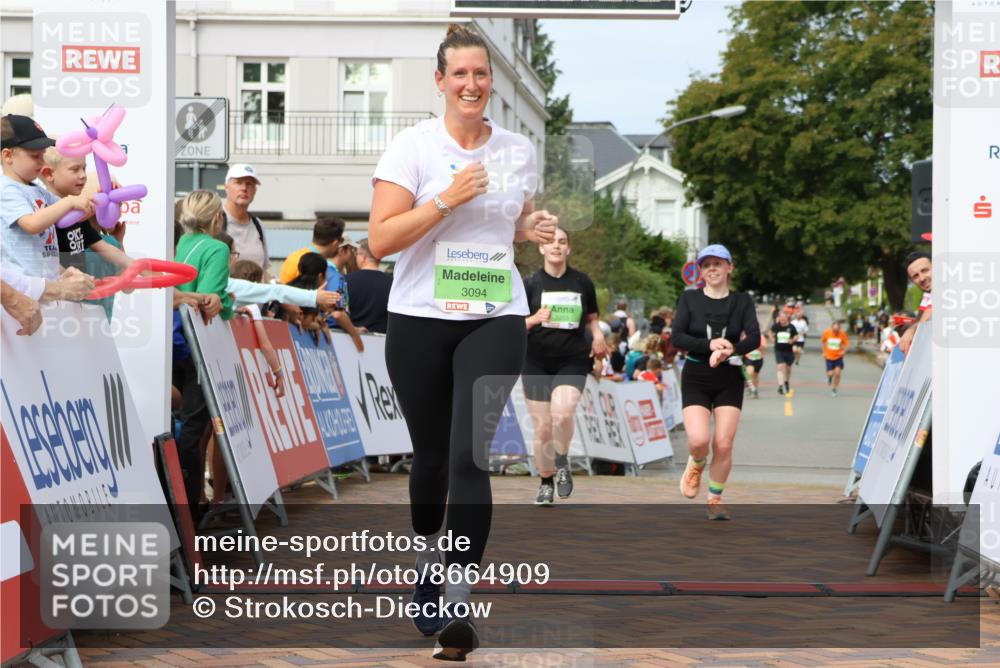 31.08.2025 - 21. Blankeneser Heldenlauf Strokosch-Dieckow http://msf.ph/oto/8664909 31.08.2025 11:19:03 Ziel 3253, 3033, 3094 meine-sportfotos.de