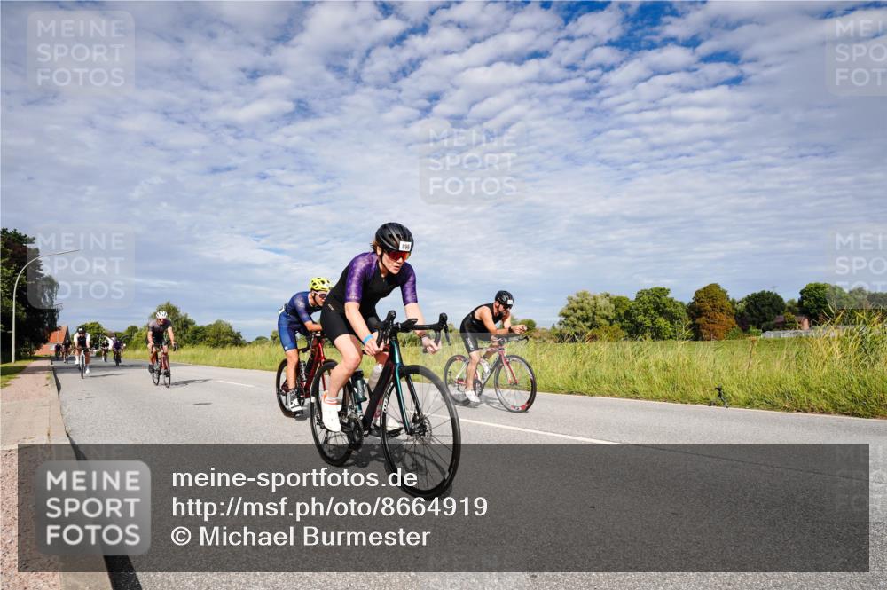 31.08.2025 - Elbe Triathlon Hamburg Michael Burmester http://msf.ph/oto/8664919 31.08.2025 10:00:44 Radfahren 420, 461, 564, 635, 707, 731, 868, 869, 896 meine-sportfotos.de