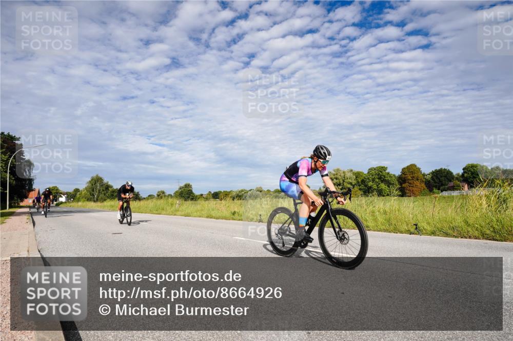 31.08.2025 - Elbe Triathlon Hamburg Michael Burmester http://msf.ph/oto/8664926 31.08.2025 10:00:47 Radfahren 420, 461, 564, 635, 707, 731, 868, 869, 896, 906 meine-sportfotos.de