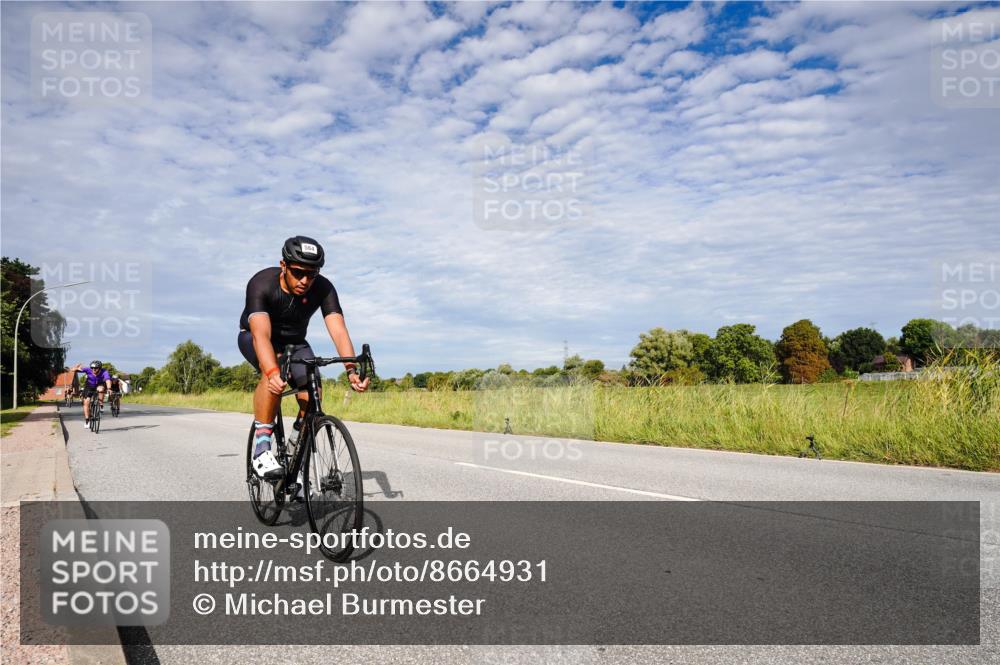 31.08.2025 - Elbe Triathlon Hamburg Michael Burmester http://msf.ph/oto/8664931 31.08.2025 10:00:50 Radfahren 461, 564, 731, 746, 795, 868, 906 meine-sportfotos.de
