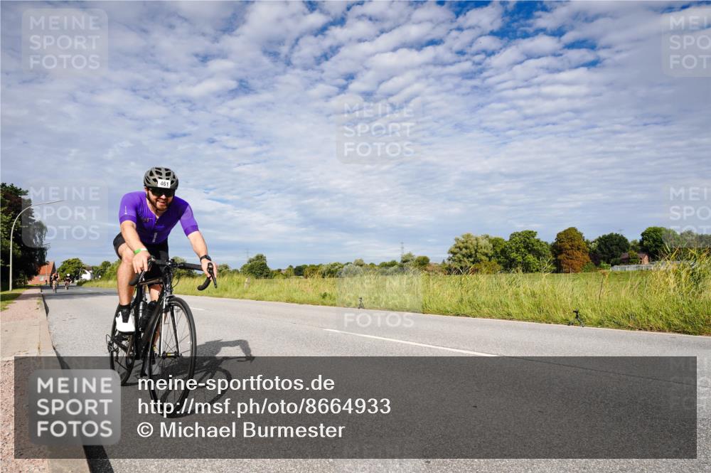 31.08.2025 - Elbe Triathlon Hamburg Michael Burmester http://msf.ph/oto/8664933 31.08.2025 10:00:51 Radfahren 461, 564, 746, 795, 906 meine-sportfotos.de
