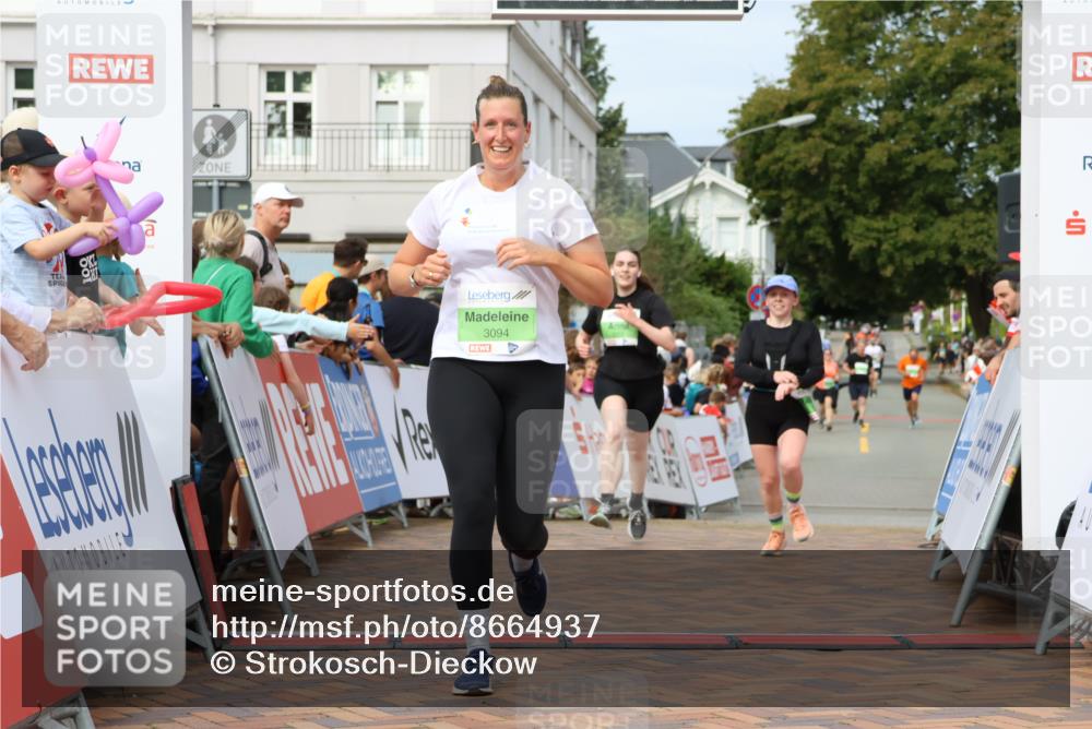 31.08.2025 - 21. Blankeneser Heldenlauf Strokosch-Dieckow http://msf.ph/oto/8664937 31.08.2025 11:19:03 Ziel 3253, 3033, 3094 meine-sportfotos.de