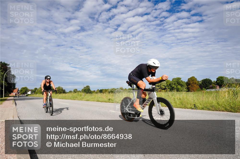 31.08.2025 - Elbe Triathlon Hamburg Michael Burmester http://msf.ph/oto/8664938 31.08.2025 10:00:55 Radfahren 427, 746, 795, 906 meine-sportfotos.de