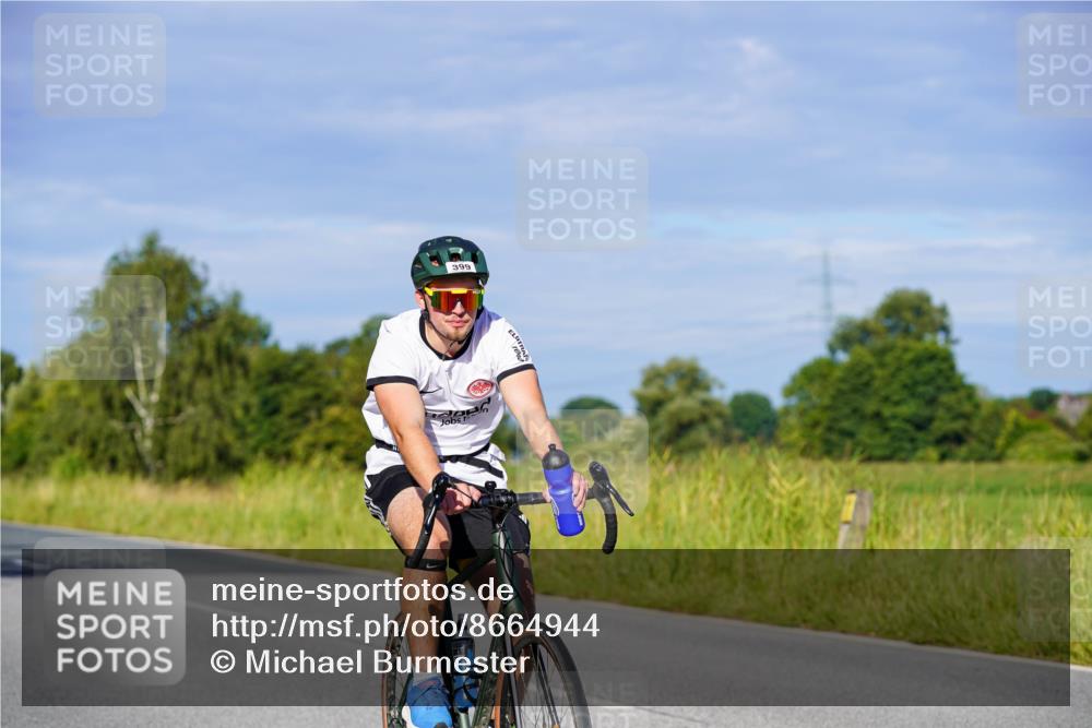 31.08.2025 - Elbe Triathlon Hamburg Michael Burmester http://msf.ph/oto/8664944 31.08.2025 09:26:58 Radfahren 266, 368, 399 meine-sportfotos.de