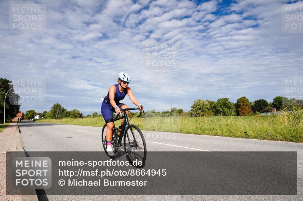 31.08.2025 - Elbe Triathlon Hamburg Michael Burmester http://msf.ph/oto/8664945 31.08.2025 10:01:05 Radfahren 825 meine-sportfotos.de