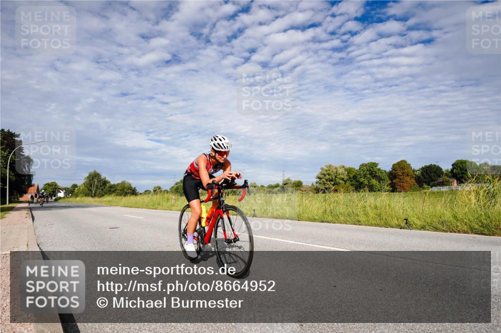 31.08.2025 - Elbe Triathlon Hamburg Michael Burmester http://msf.ph/oto/8664952 31.08.2025 10:01:22 Radfahren 508, 534, 568, 691, 786, 823, 826 meine-sportfotos.de