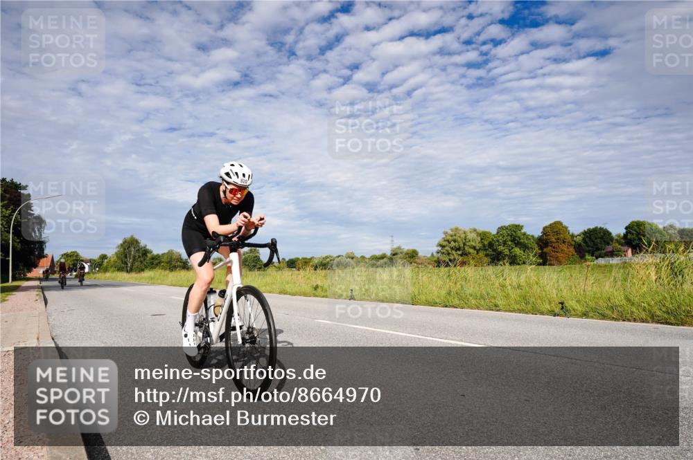 31.08.2025 - Elbe Triathlon Hamburg Michael Burmester http://msf.ph/oto/8664970 31.08.2025 10:01:42 Radfahren 531, 723, 820, 911 meine-sportfotos.de