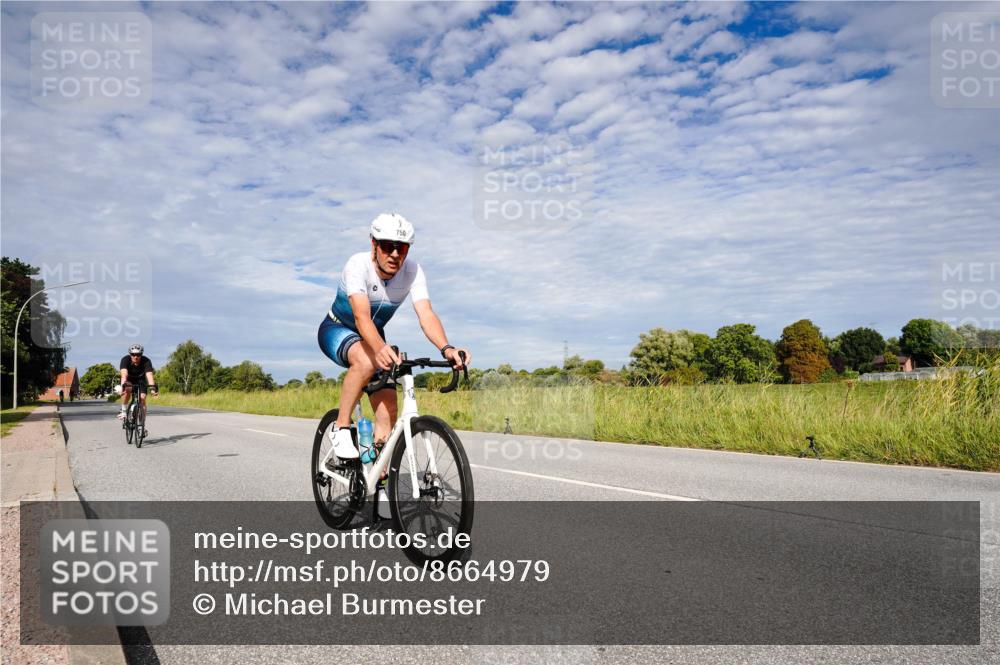 31.08.2025 - Elbe Triathlon Hamburg Michael Burmester http://msf.ph/oto/8664979 31.08.2025 10:01:54 Radfahren 393, 636, 750 meine-sportfotos.de