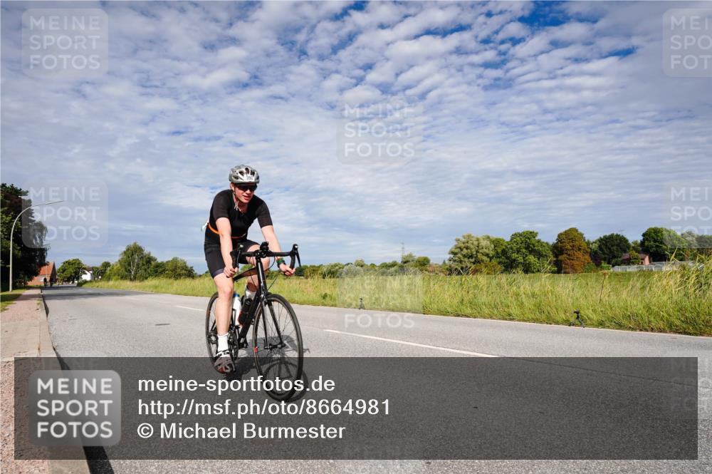 31.08.2025 - Elbe Triathlon Hamburg Michael Burmester http://msf.ph/oto/8664981 31.08.2025 10:01:55 Radfahren 393, 750 meine-sportfotos.de