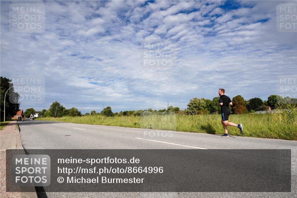 31.08.2025 - Elbe Triathlon Hamburg Michael Burmester http://msf.ph/oto/8664996 31.08.2025 10:02:11 Radfahren 394, 569, 570, 656, 660, 838, 859, 909 meine-sportfotos.de