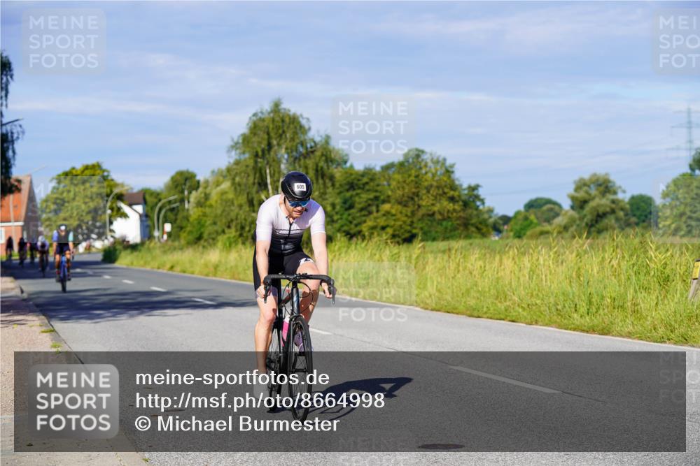 31.08.2025 - Elbe Triathlon Hamburg Michael Burmester http://msf.ph/oto/8664998 31.08.2025 09:27:23 Radfahren 247, 563, 605, 678 meine-sportfotos.de