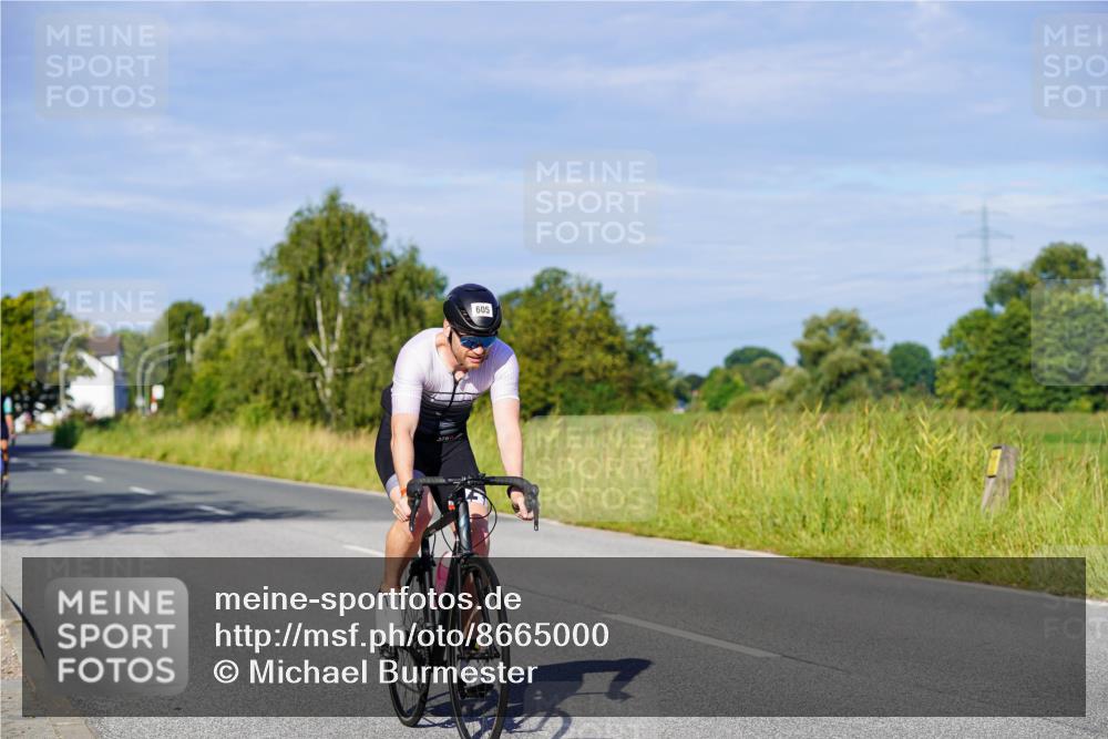 31.08.2025 - Elbe Triathlon Hamburg Michael Burmester http://msf.ph/oto/8665000 31.08.2025 09:27:23 Radfahren 247, 563, 605, 678 meine-sportfotos.de