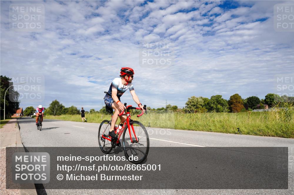 31.08.2025 - Elbe Triathlon Hamburg Michael Burmester http://msf.ph/oto/8665001 31.08.2025 10:02:17 Radfahren 569, 570, 808, 838, 909 meine-sportfotos.de