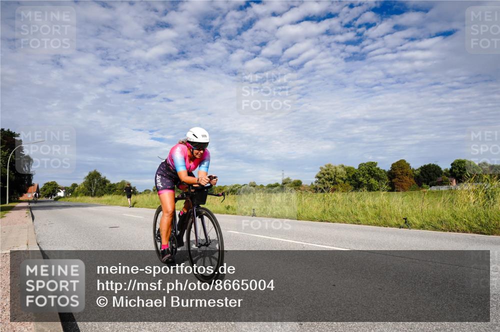 31.08.2025 - Elbe Triathlon Hamburg Michael Burmester http://msf.ph/oto/8665004 31.08.2025 10:02:18 Radfahren 569, 570, 808, 838, 909 meine-sportfotos.de