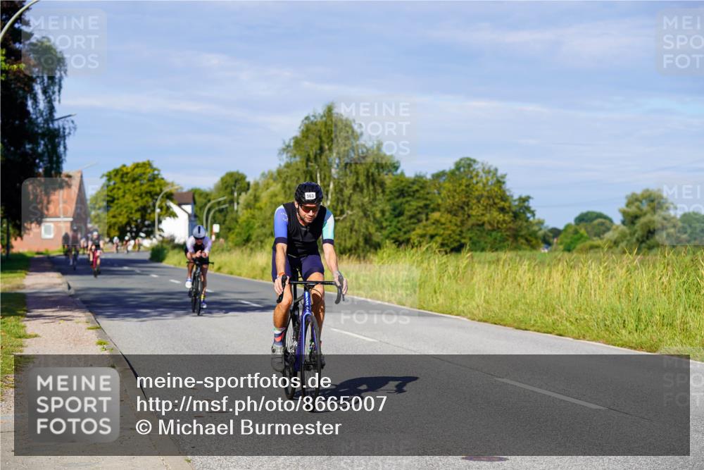 31.08.2025 - Elbe Triathlon Hamburg Michael Burmester http://msf.ph/oto/8665007 31.08.2025 09:27:26 Radfahren 247, 299, 385, 563, 605, 623 meine-sportfotos.de