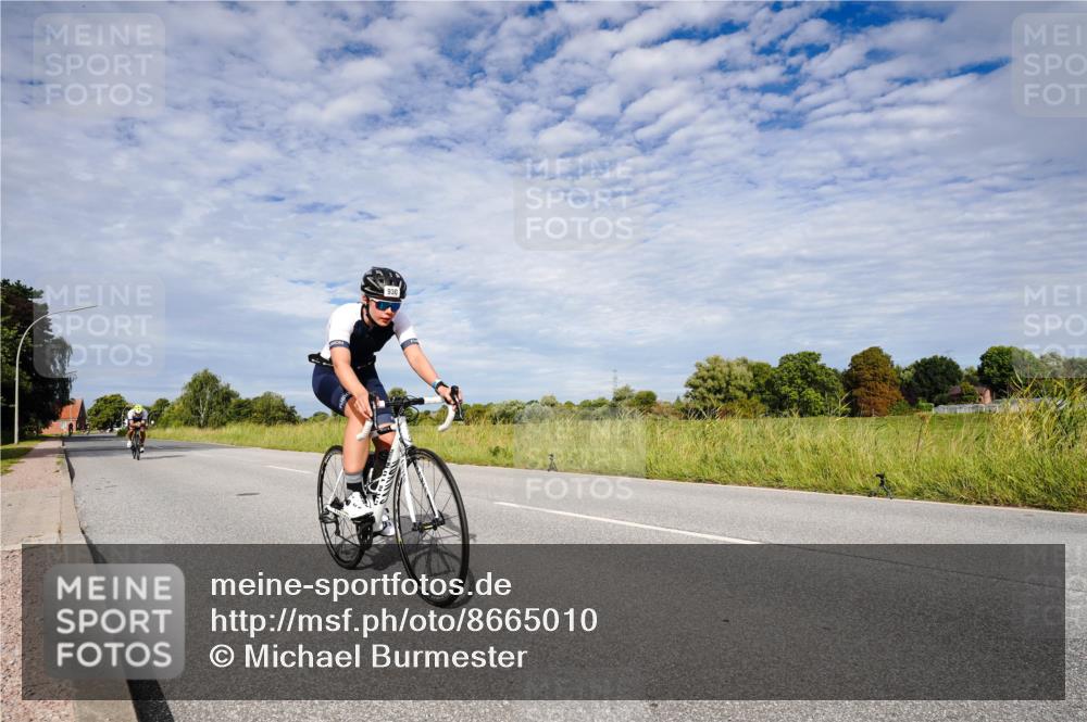 31.08.2025 - Elbe Triathlon Hamburg Michael Burmester http://msf.ph/oto/8665010 31.08.2025 10:02:34 Radfahren 421, 754, 930 meine-sportfotos.de