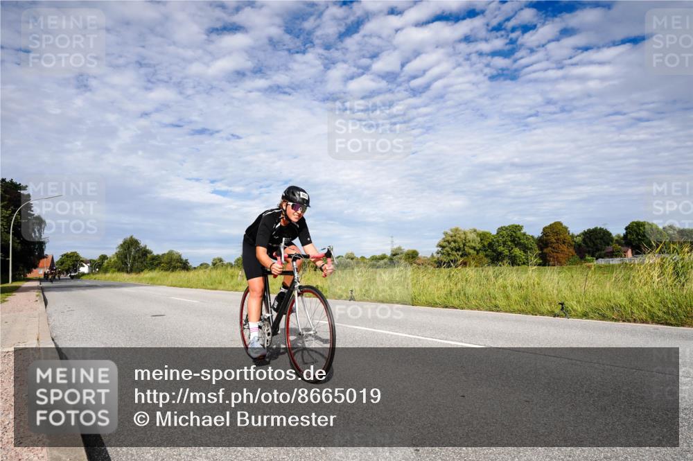 31.08.2025 - Elbe Triathlon Hamburg Michael Burmester http://msf.ph/oto/8665019 31.08.2025 10:02:51 Radfahren 638, 682, 727, 803, 912 meine-sportfotos.de