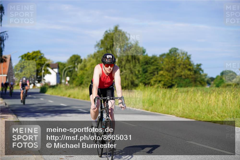 31.08.2025 - Elbe Triathlon Hamburg Michael Burmester http://msf.ph/oto/8665031 31.08.2025 09:27:33 Radfahren 299, 321, 354, 385, 496, 623 meine-sportfotos.de