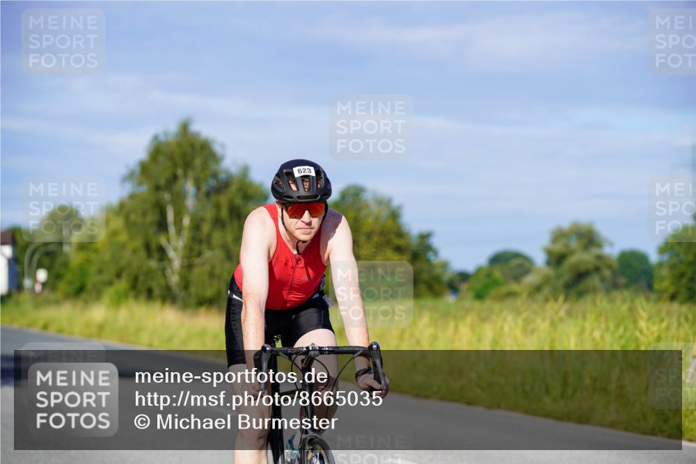 31.08.2025 - Elbe Triathlon Hamburg Michael Burmester http://msf.ph/oto/8665035 31.08.2025 09:27:33 Radfahren 299, 321, 354, 385, 496, 623 meine-sportfotos.de