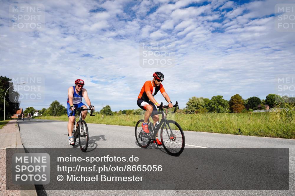 31.08.2025 - Elbe Triathlon Hamburg Michael Burmester http://msf.ph/oto/8665056 31.08.2025 10:03:14 Radfahren 595, 603, 674, 760, 828, 901 meine-sportfotos.de