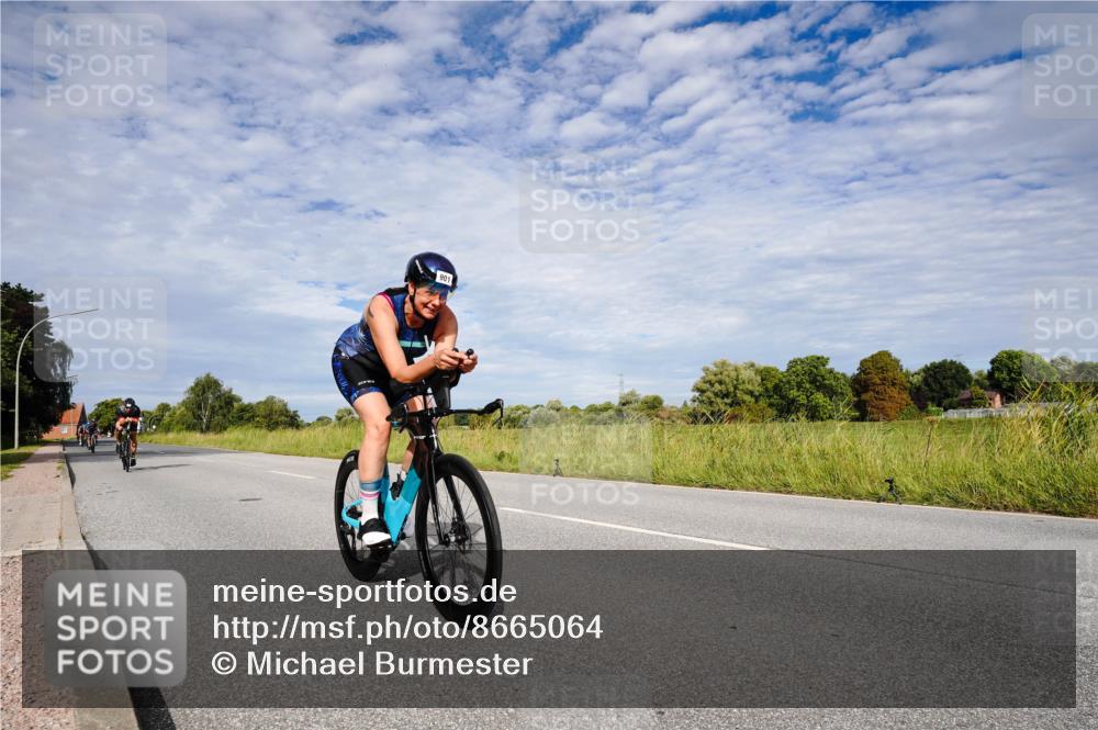 31.08.2025 - Elbe Triathlon Hamburg Michael Burmester http://msf.ph/oto/8665064 31.08.2025 10:03:19 Radfahren 510, 595, 603, 658, 816, 901, 915 meine-sportfotos.de