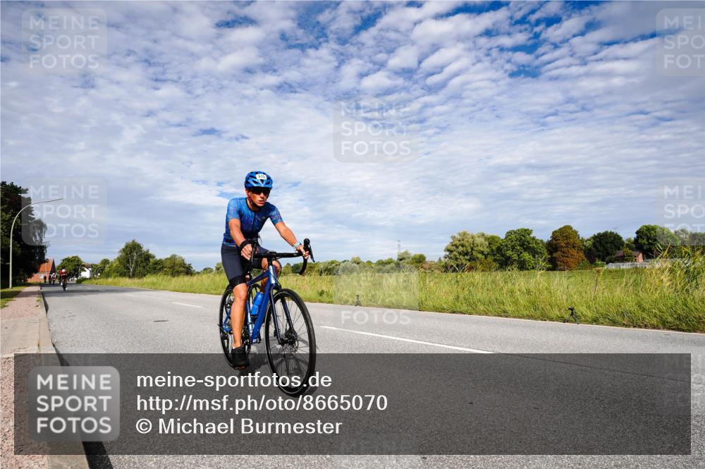 31.08.2025 - Elbe Triathlon Hamburg Michael Burmester http://msf.ph/oto/8665070 31.08.2025 10:03:24 Radfahren 510, 658, 816, 915 meine-sportfotos.de