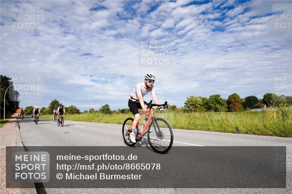 31.08.2025 - Elbe Triathlon Hamburg Michael Burmester http://msf.ph/oto/8665078 31.08.2025 10:03:32 Radfahren 419, 466, 609, 657, 749 meine-sportfotos.de