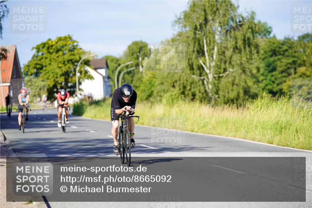 31.08.2025 - Elbe Triathlon Hamburg Michael Burmester http://msf.ph/oto/8665092 31.08.2025 09:28:00 Radfahren 333, 383, 630 meine-sportfotos.de
