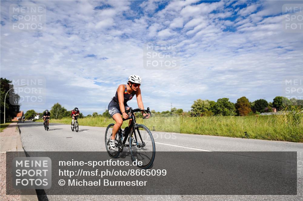 31.08.2025 - Elbe Triathlon Hamburg Michael Burmester http://msf.ph/oto/8665099 31.08.2025 10:03:48 Radfahren 533, 671, 695, 728, 778, 807 meine-sportfotos.de