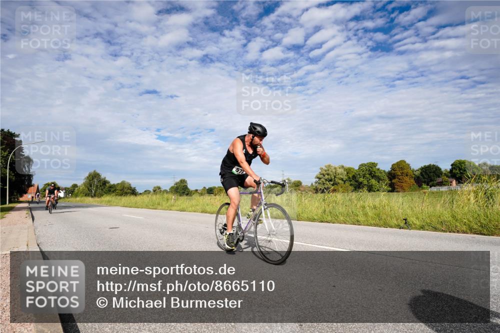 31.08.2025 - Elbe Triathlon Hamburg Michael Burmester http://msf.ph/oto/8665110 31.08.2025 10:03:58 Radfahren 422, 528, 577, 781, 856 meine-sportfotos.de